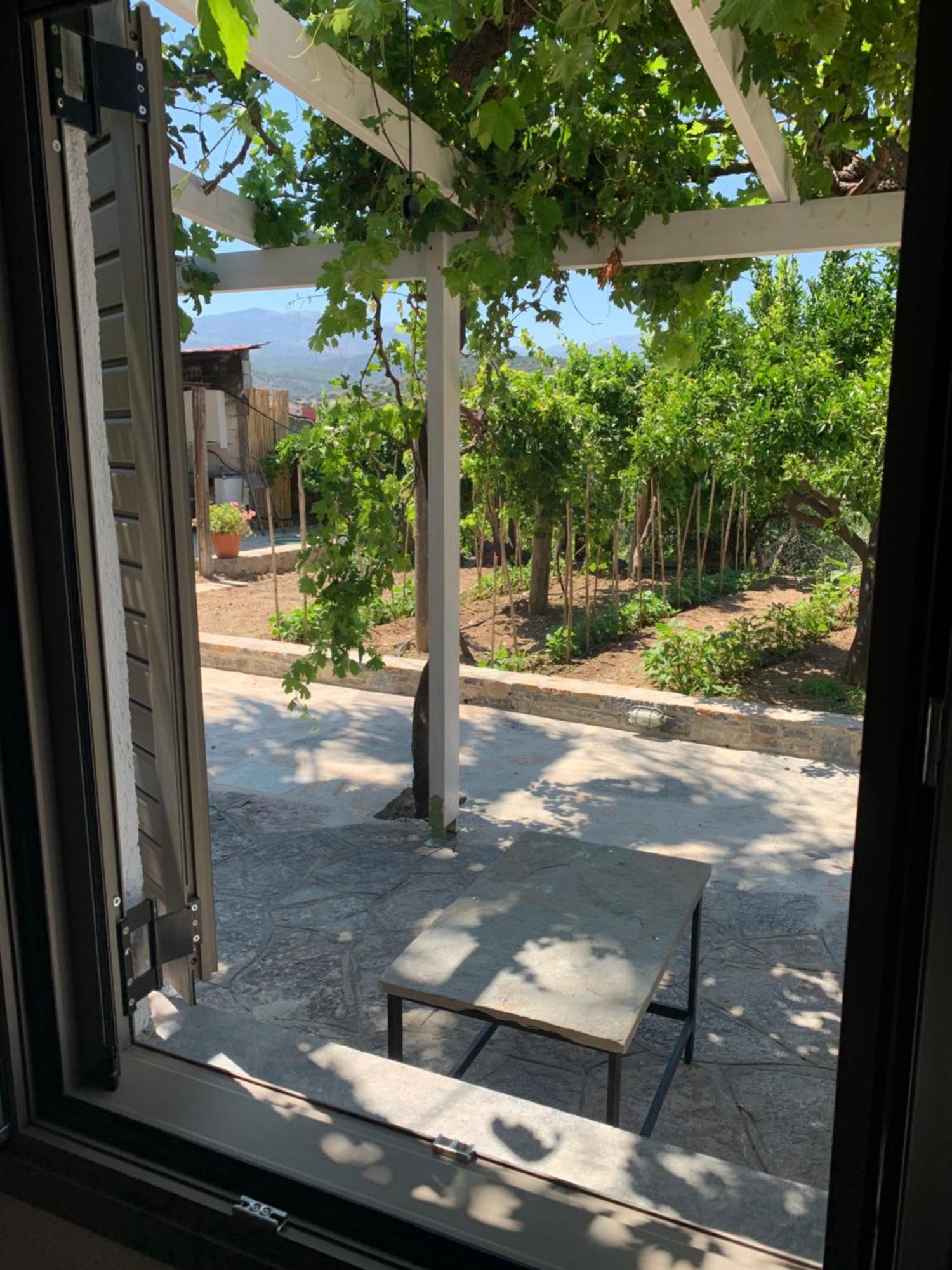 Gioma Garden Villas Istro Exterior photo