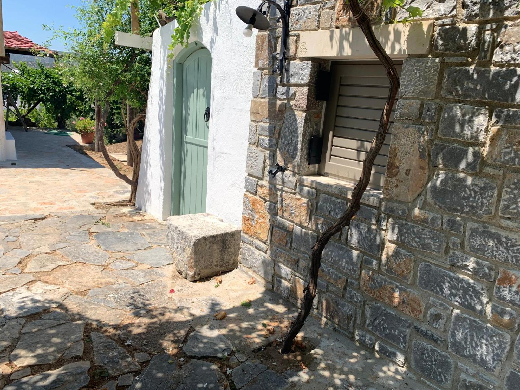 Gioma Garden Villas Istro Exterior photo
